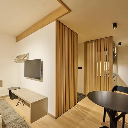 Labská 20 - Apartmánový Dům